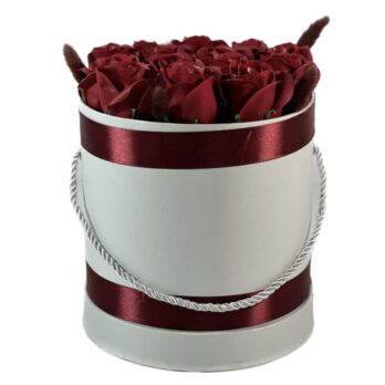 Παντοντινά Κόκκινα Τριαντάφυλλα σε Λευκό Κυλινδρικό Κουτί με Διακοσμητικά Στάχυα – Large